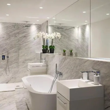 6 Bedrooms With A Heated Swimming Pool * Antibes