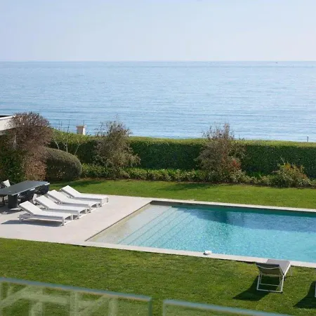 6 Bedrooms With A Heated Swimming Pool Villa Antibes